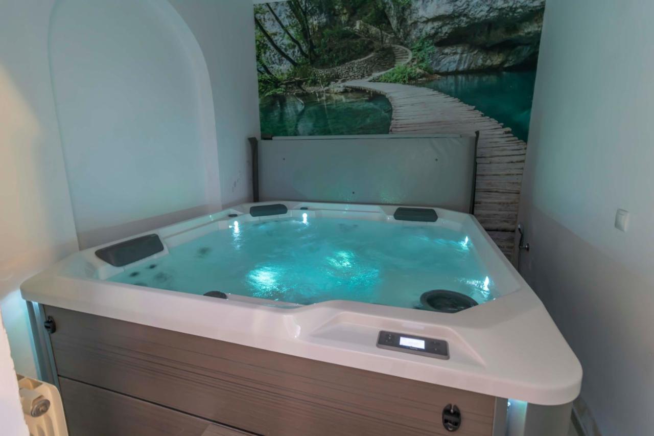 House -rooftop&jacuzzi -stayinseville Sevilla
