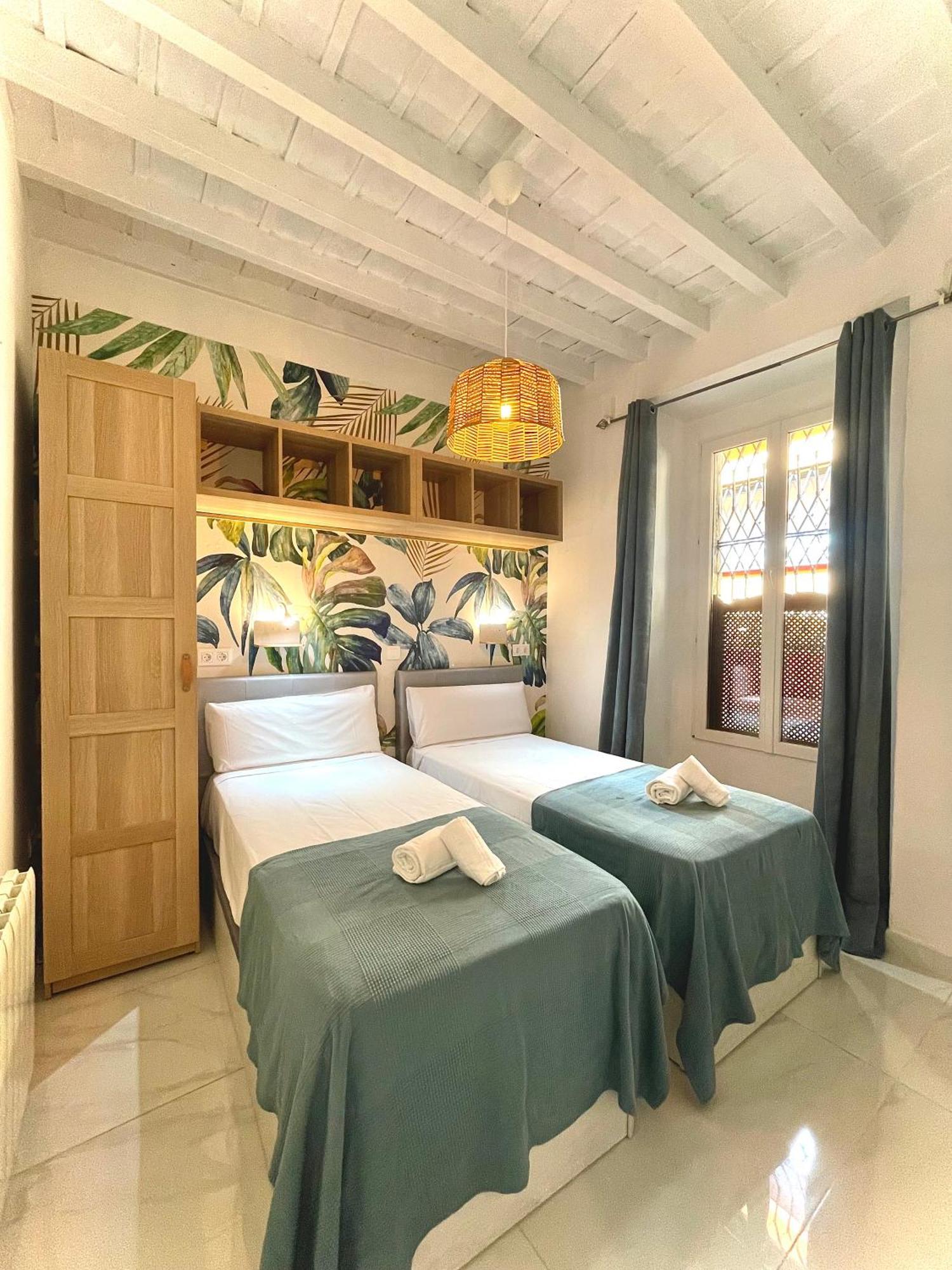 House -rooftop&jacuzzi -stayinseville Villa Sevilla